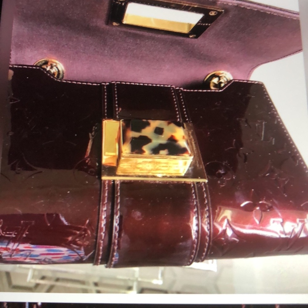 Louis Vuitton Patent Vernis Amarante Shoulder- Handbag with Gold Hardware - Picture 10 of 11